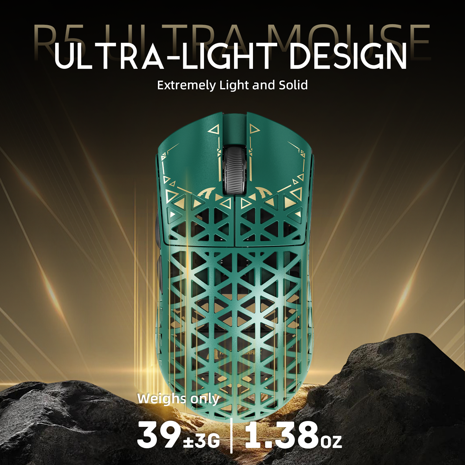 ATTACK SHARK R5 Ultra gaming mouse, ultra-lightweight green carbon fiber design, weighing 39g (1.38oz).